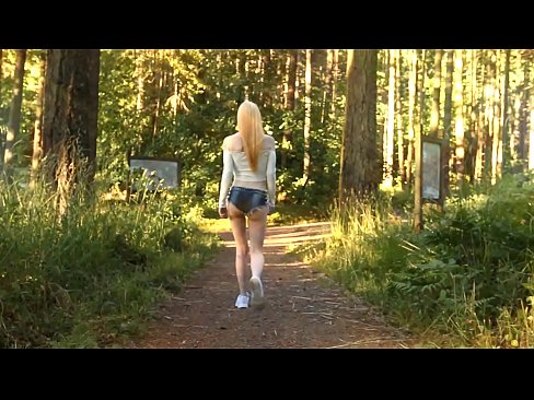 ❤️ Schöne Frau bewegt sich langsam, nicht nackt Video ❤️ Sex video bei de.pornpk.ru