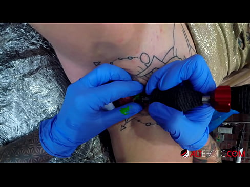 ❤️ Extrem tätowierte Hottie Sully Savage hat ein Tattoo auf ihrer Klitoris ❤️ Sex video bei de.pornpk.ru